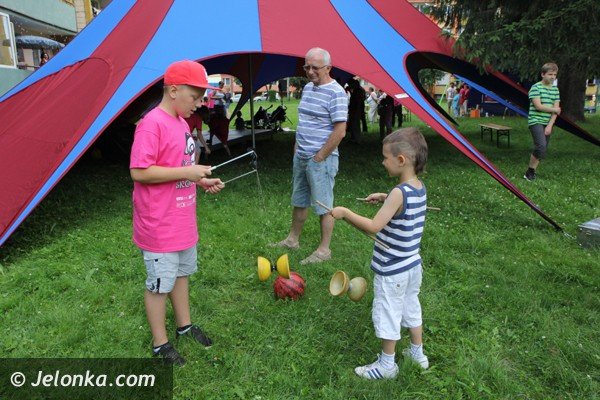 skok-w-blok-robi-furore-wsrod-dzieci-foto-47455