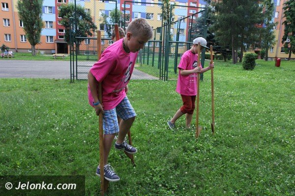skok-w-blok-robi-furore-wsrod-dzieci-foto-47455