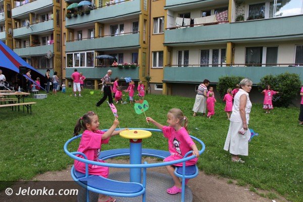 skok-w-blok-robi-furore-wsrod-dzieci-foto-47455