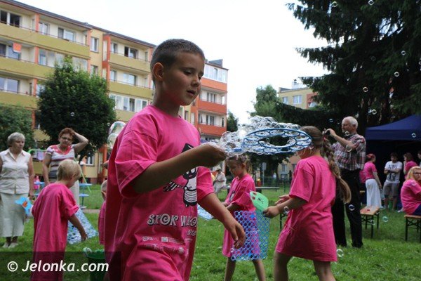 skok-w-blok-robi-furore-wsrod-dzieci-foto-47455