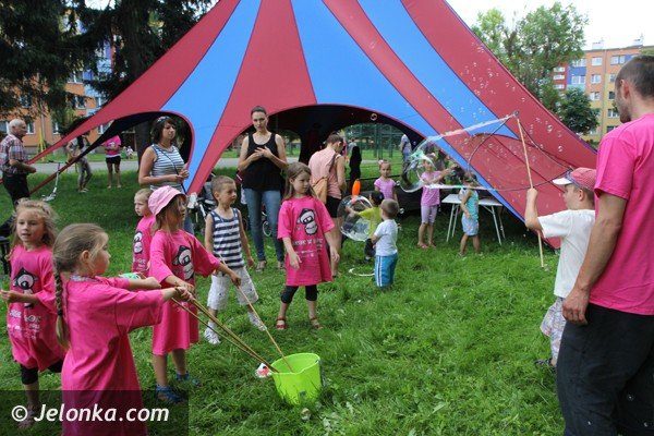 skok-w-blok-robi-furore-wsrod-dzieci-foto-47455