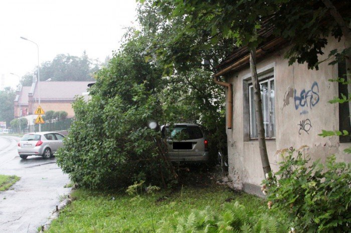 fordem-w-budynek-przy-ul-wolnosci-foto-47510