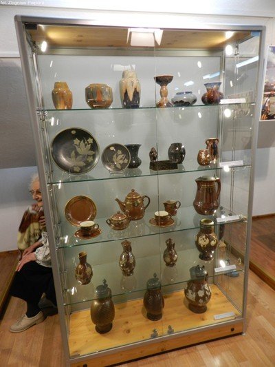 piekno-bolesawieckiej-ceramiki-w-muzeum-pod-sniezka-foto-47520
