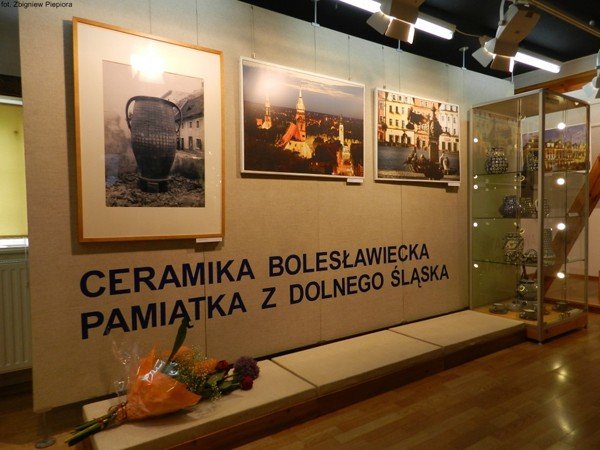 piekno-bolesawieckiej-ceramiki-w-muzeum-pod-sniezka-foto-47520