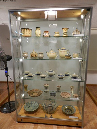 piekno-bolesawieckiej-ceramiki-w-muzeum-pod-sniezka-foto-47520