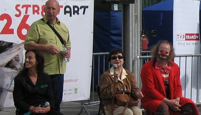 spotkanie-z-nasza-cesarzowa-teatrow-ulicznych-w-krakowie-foto-47522