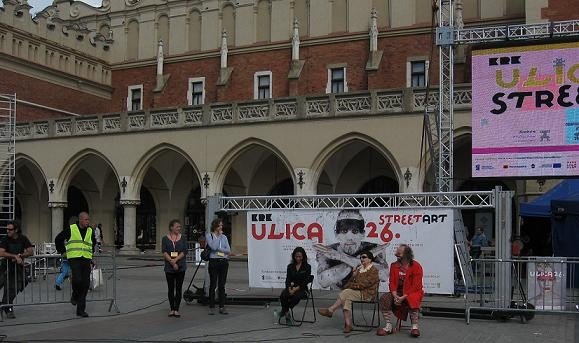 spotkanie-z-nasza-cesarzowa-teatrow-ulicznych-w-krakowie-foto-47522