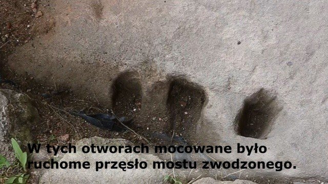 o-dworze-czarne-bedzie-ksiazka-i-film-foto-47565