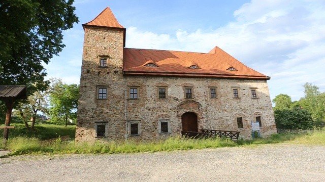 o-dworze-czarne-bedzie-ksiazka-i-film-foto-47565
