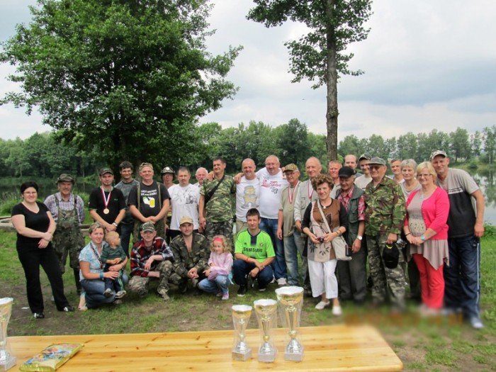 wedkowali-i-dobrze-sie-bawili-nad-cegielnia-foto-47592
