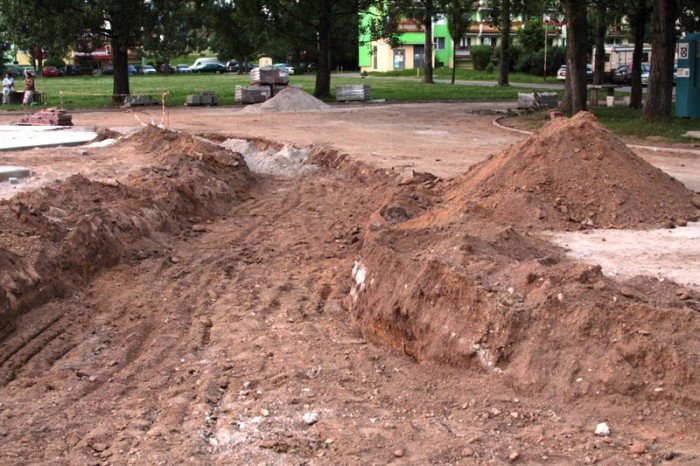na-zabobrzu-powstaje-plac-rekreacji-dla-dzieci-i-dorosych-foto-47617
