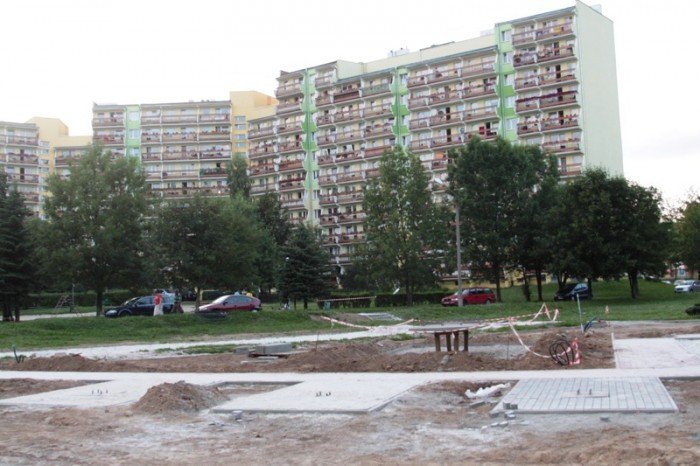 na-zabobrzu-powstaje-plac-rekreacji-dla-dzieci-i-dorosych-foto-47617