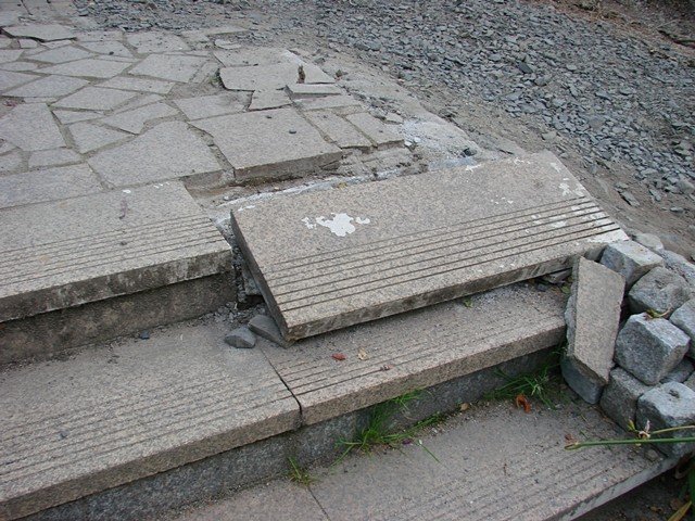 turysta-szlak-papieski-jest-zaniedbany-foto-47659
