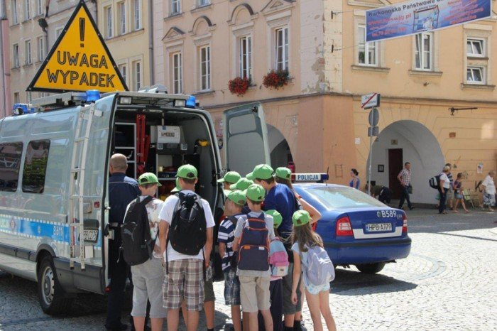 policja-w-akcji-na-placu-ratuszowym-foto-47662