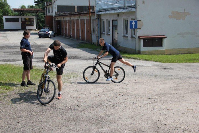 policja-wsiadzie-na-rowery-i-ruszy-na-patrole-foto-47687
