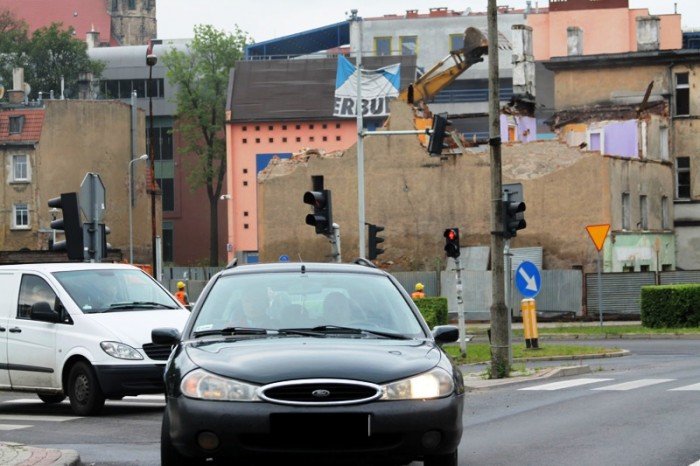 rudera-w-centrum-przestanie-straszyc-foto-47759
