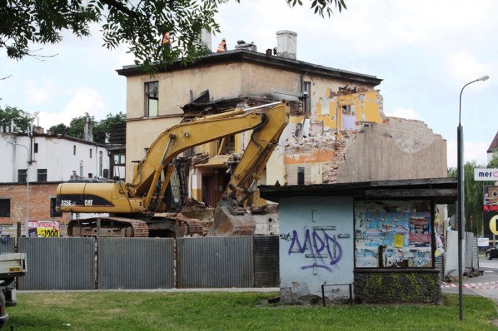 rudera-w-centrum-przestanie-straszyc-foto-47759
