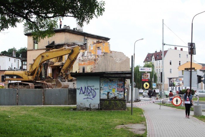 rudera-w-centrum-przestanie-straszyc-foto-47759