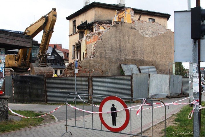 rudera-w-centrum-przestanie-straszyc-foto-47759