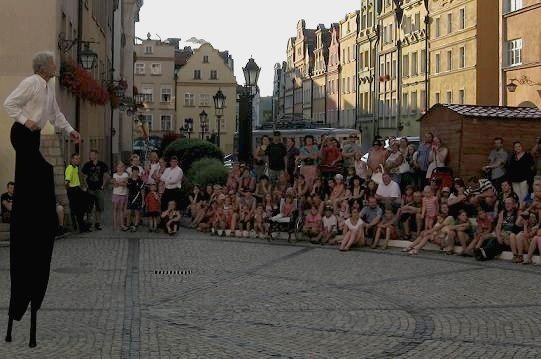 najazd-artystow-ulicy-na-plac-ratuszowy-foto-47771
