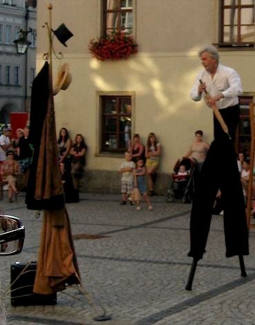 najazd-artystow-ulicy-na-plac-ratuszowy-foto-47771