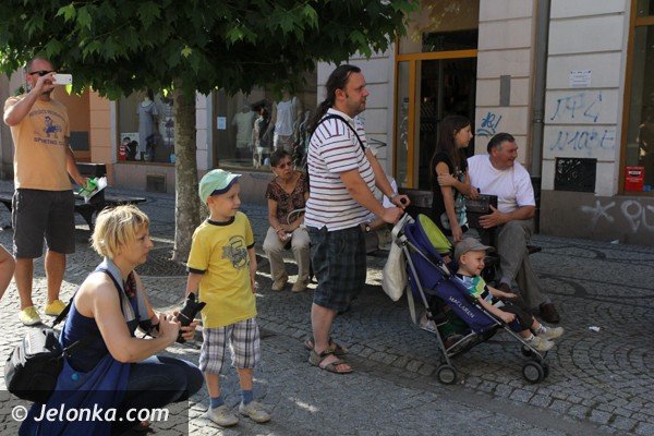 najazd-artystow-ulicy-na-plac-ratuszowy-foto-47771