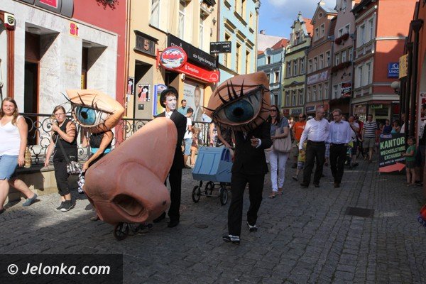 najazd-artystow-ulicy-na-plac-ratuszowy-foto-47771
