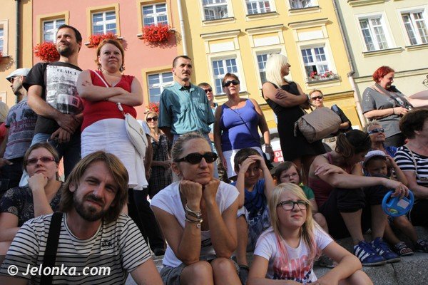 najazd-artystow-ulicy-na-plac-ratuszowy-foto-47771
