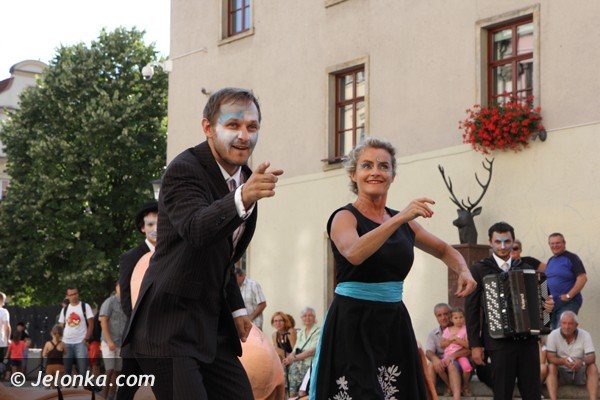 najazd-artystow-ulicy-na-plac-ratuszowy-foto-47771