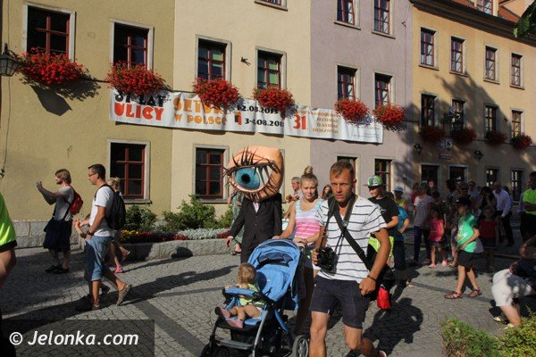 najazd-artystow-ulicy-na-plac-ratuszowy-foto-47771