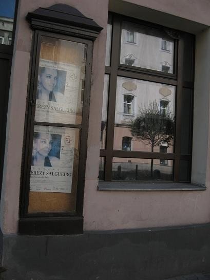 ten-plakat-straszy-mieszkancow-i-turystow-foto-47772