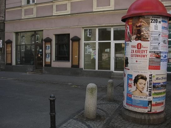 ten-plakat-straszy-mieszkancow-i-turystow-foto-47772