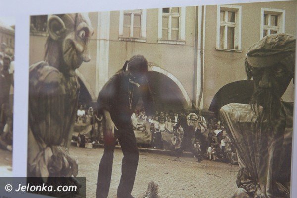 historia-festiwalu-teatrow-ulicznych-w-galerii-mrocznej-foto-47785
