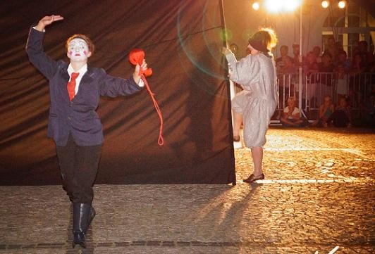 teatry-pod-pogodnym-niebem-bez-biletu-foto-47791