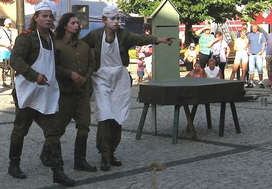 teatry-pod-pogodnym-niebem-bez-biletu-foto-47791