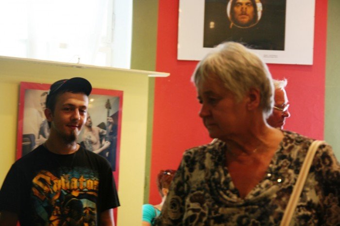 za-kulisami-ciezkiego-brzmienia-wernisaz-rafaa-kotylaka-foto-47795