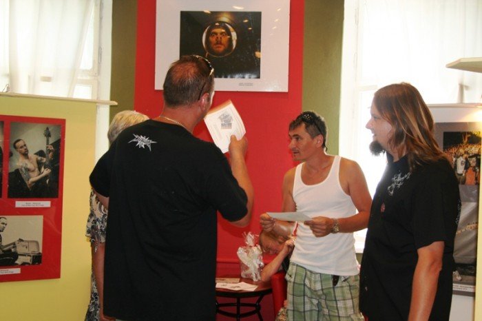za-kulisami-ciezkiego-brzmienia-wernisaz-rafaa-kotylaka-foto-47795