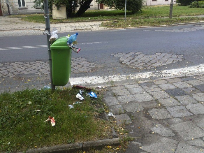 czytelnik-taki-widok-to-wstyd-foto-47804