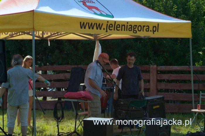 szyszak-zagra-dla-monografii-dworu-czarne-foto-47820