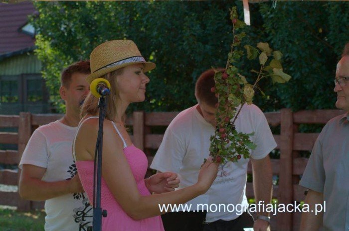 szyszak-zagra-dla-monografii-dworu-czarne-foto-47820