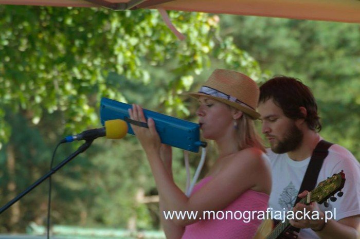 szyszak-zagra-dla-monografii-dworu-czarne-foto-47820