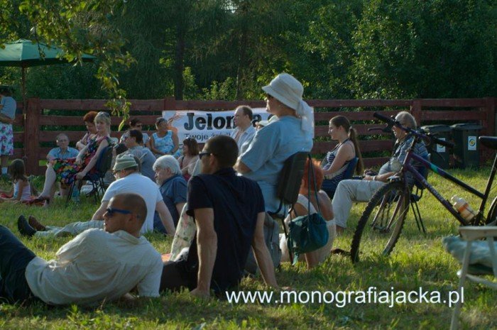 szyszak-zagra-dla-monografii-dworu-czarne-foto-47820