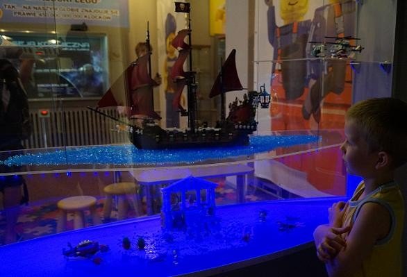 cuda-z-klockow-lego-pod-sniezka-foto-47880