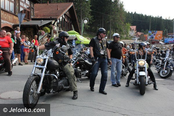 ponad-tysiac-pieknych-maszyn-na-pikniku-w-karpaczu-foto-47884