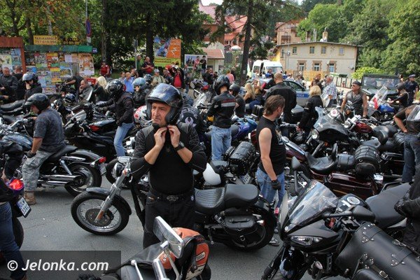 ponad-tysiac-pieknych-maszyn-na-pikniku-w-karpaczu-foto-47884