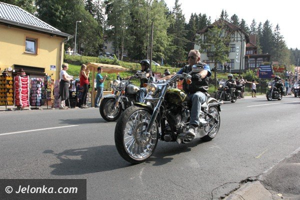 ponad-tysiac-pieknych-maszyn-na-pikniku-w-karpaczu-foto-47884