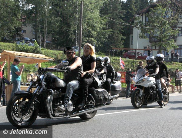 ponad-tysiac-pieknych-maszyn-na-pikniku-w-karpaczu-foto-47884