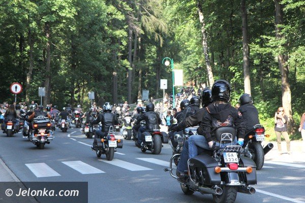 ponad-tysiac-pieknych-maszyn-na-pikniku-w-karpaczu-foto-47884