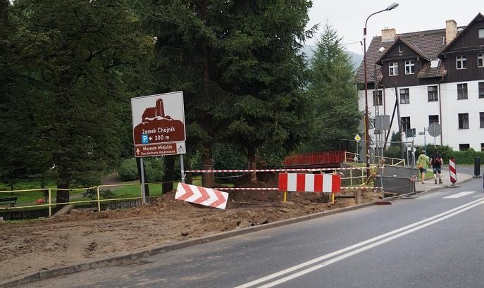 trwa-kanalizowanie-sobieszowa-koniec-we-wrzesniu-foto-47887