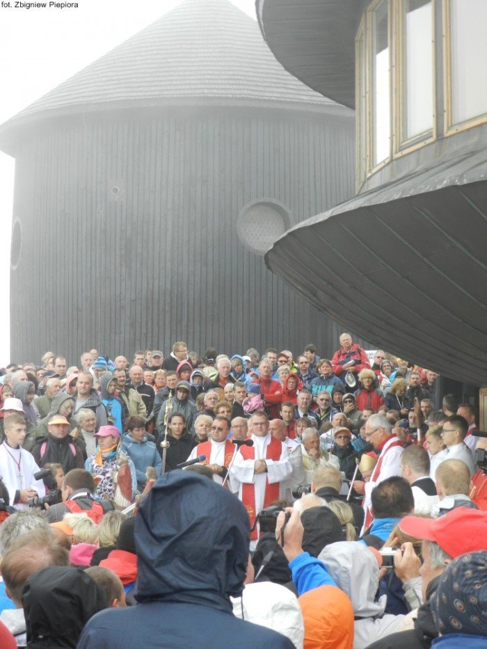 msza-dla-ludzi-gor-na-sniezce-byy-tumy-foto-47889